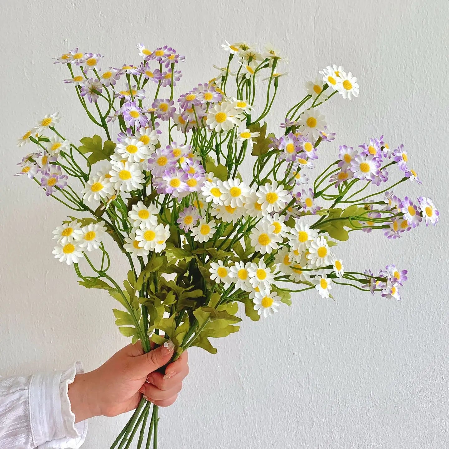 Artificial Chamomile & Daisy Bouquet Faux Flower Arrangement, Pastoral Style Floral Ornament for Living Room Home Decor