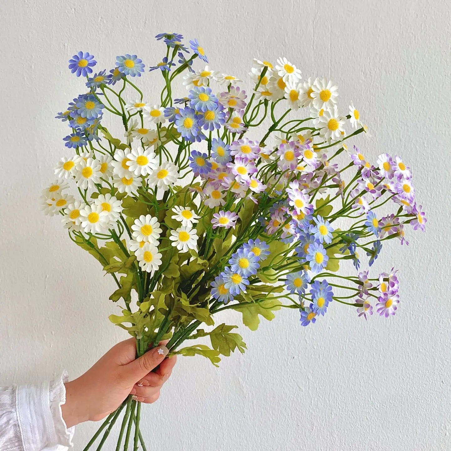 Artificial Chamomile & Daisy Bouquet Faux Flower Arrangement, Pastoral Style Floral Ornament for Living Room Home Decor