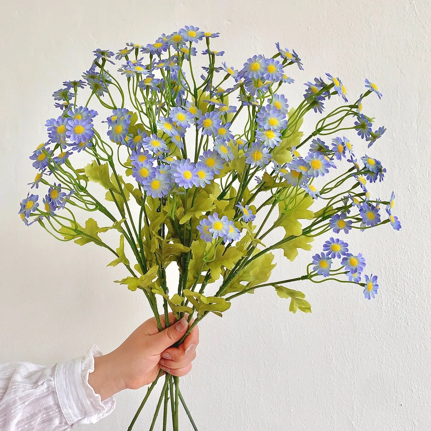 Artificial Chamomile & Daisy Bouquet Faux Flower Arrangement, Pastoral Style Floral Ornament for Living Room Home Decor
