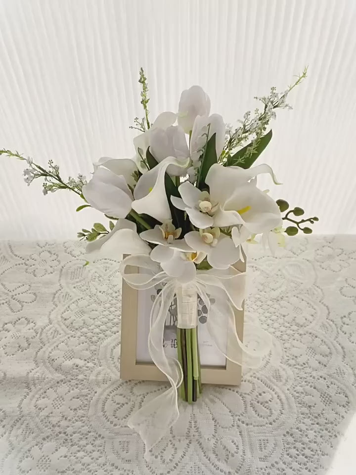 White Artificial Calla Lily Holding Flower Bouquet Bridal Wedding Bouquet Wedding Photography Prop Party Ceremony Anniversary